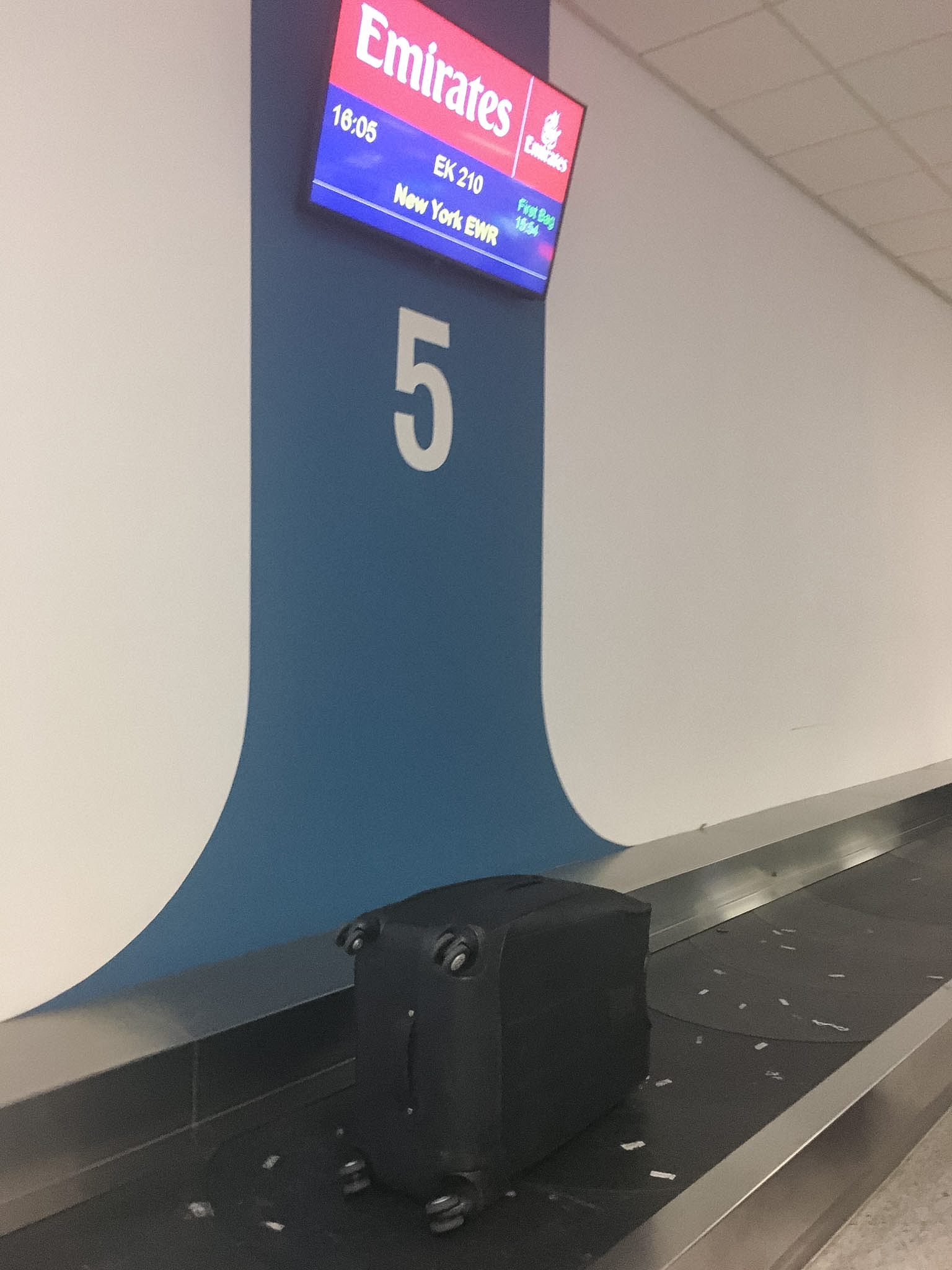 emirates book flight