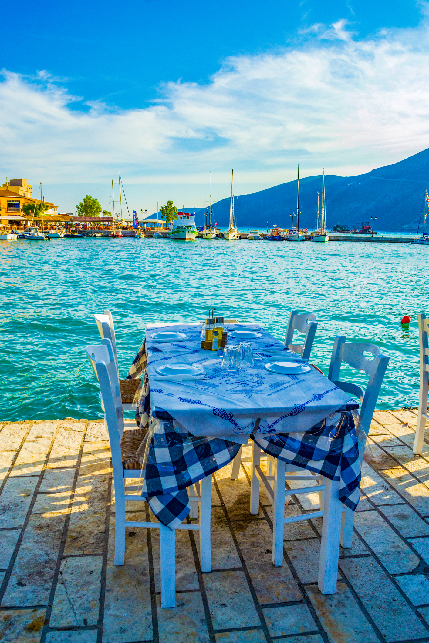 eating in Greece